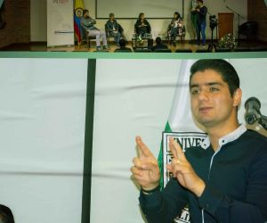 La Universidad La Gran Colombia recibió la FILBo con el conversatorio ‘La educación de las personas sordas’